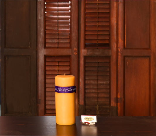 Cheeky Bee Candle #33 (Gold)